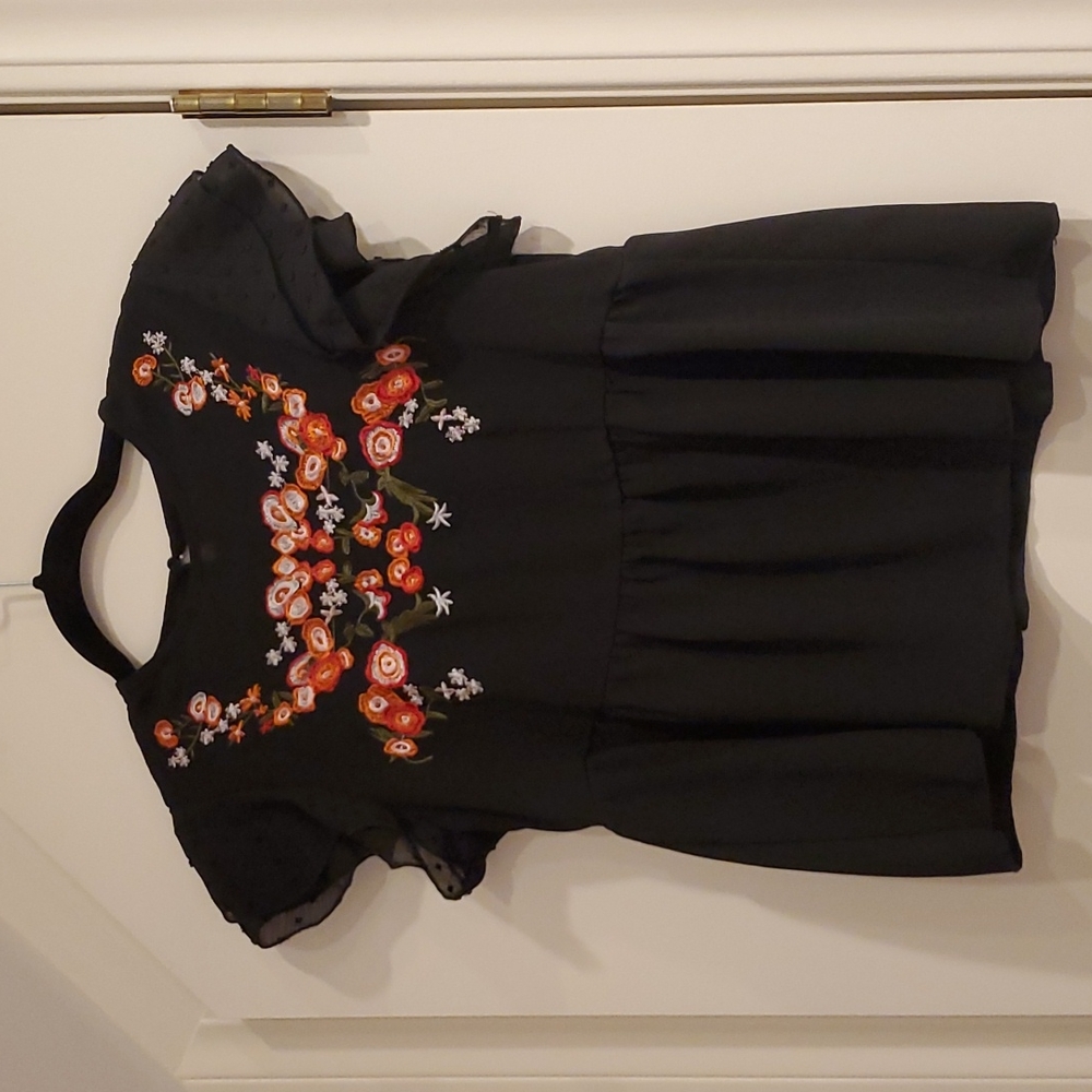 Embroidery detail top